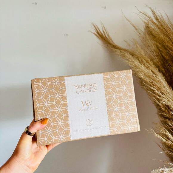 NEW YANKEE CANDLE Large Clear Glass Jar Lid Vessel Vanilla Cupcake White Wax - Picture 5 of 11